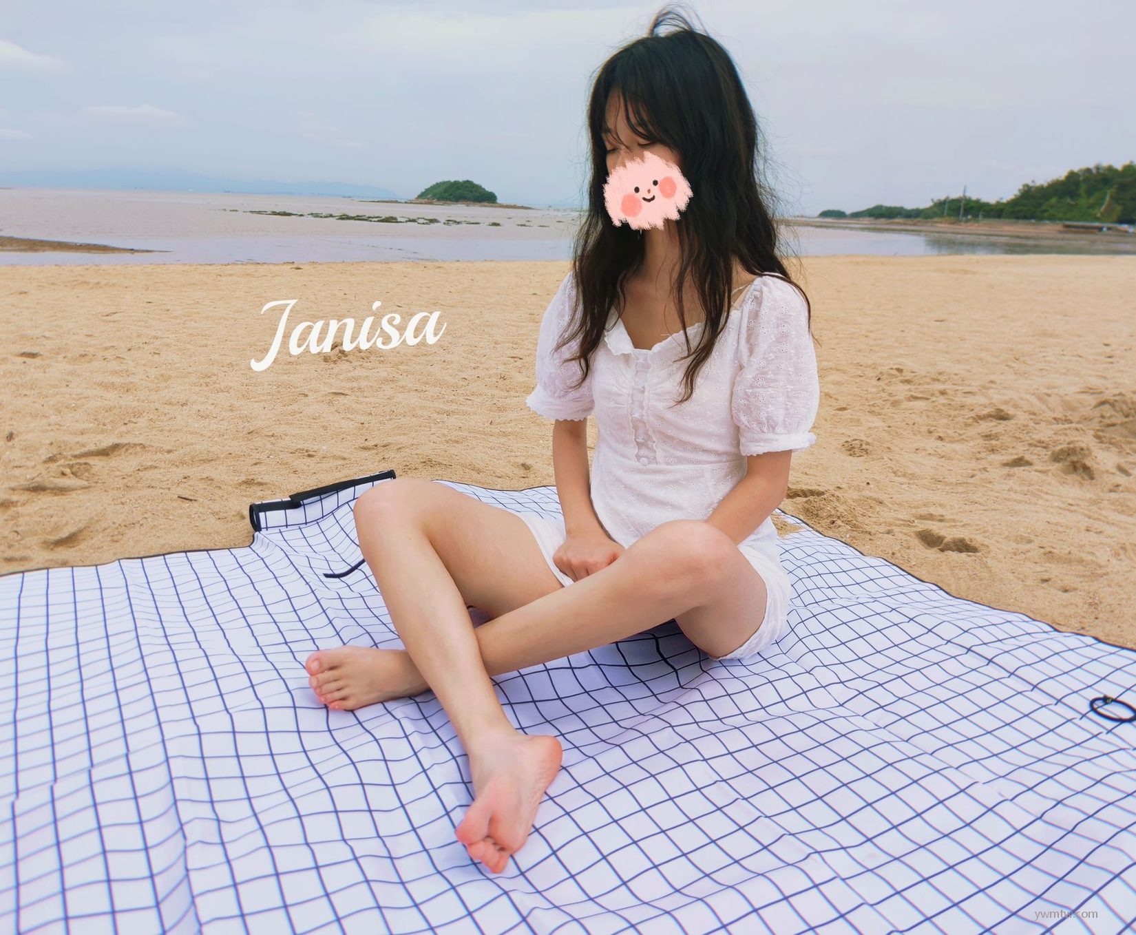 Janisa Ůܼ һ滨ѹ պŮͼ 1ҳ